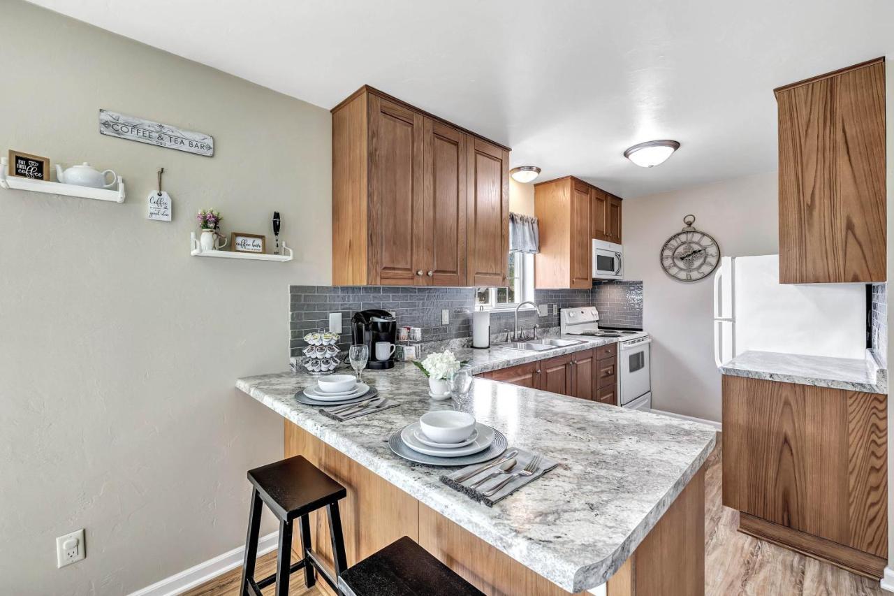 Serene 3 Bedroom Home, Nrm, Wi-Fi, Parking, Queen Bed De Pere Exterior photo